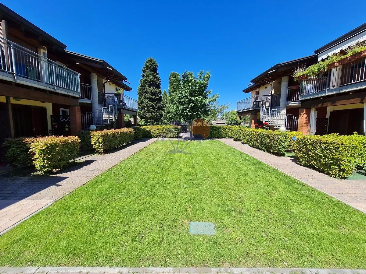 Residenza La Corte Castelnuovo del Garda Apartment